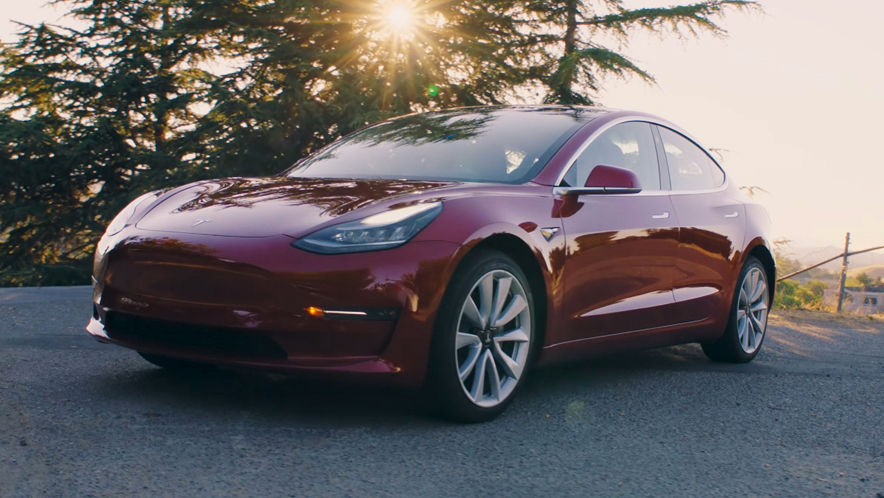 Video: Tesla Model 3 (2017) - AUTO BILD