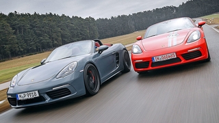 Zwei getunte Porsche 718 Boxster S