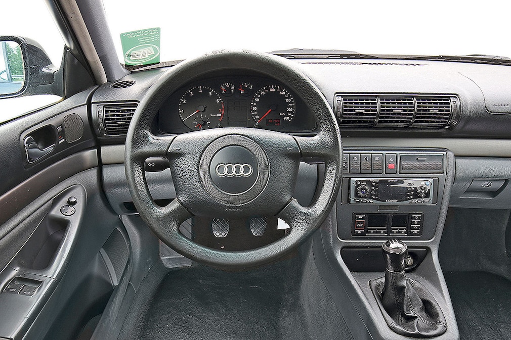Audi A4 1.6