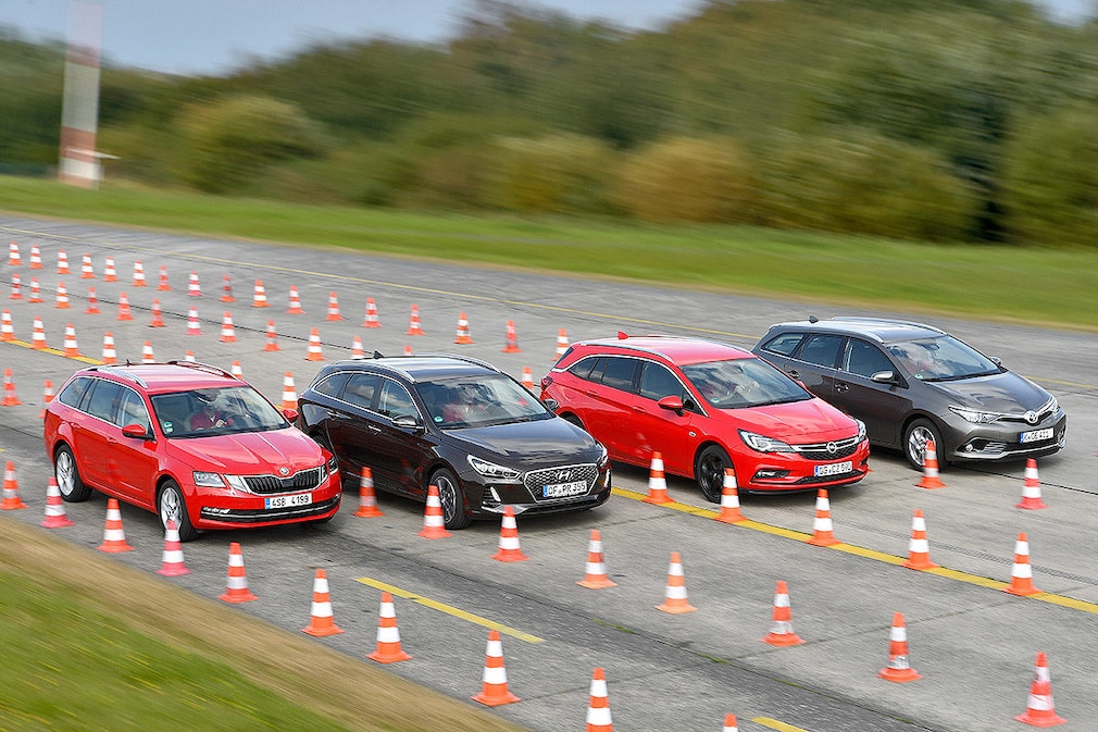 Skoda Octavia Combi 1.0 TSI Hyundai i30 Kombi 1.0 T-GDI Opel Astra Sports Tourer 1.4 Turbo Toyota Auris Touring Sports 1.2 Turbo