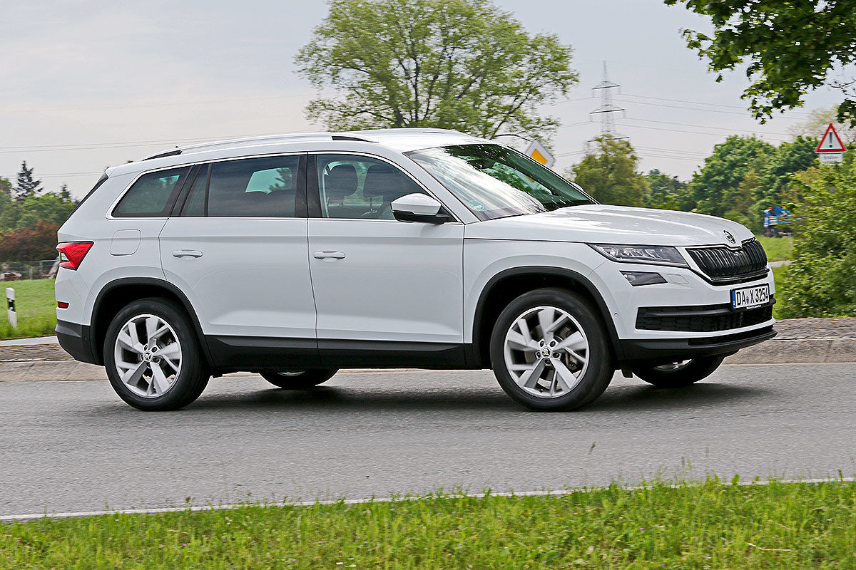 Управление шкода кодиак. Шкода Кодиак. Шкода Кодиак белый. Skoda Kodiaq белый. Шкода Кодиак серебристый.