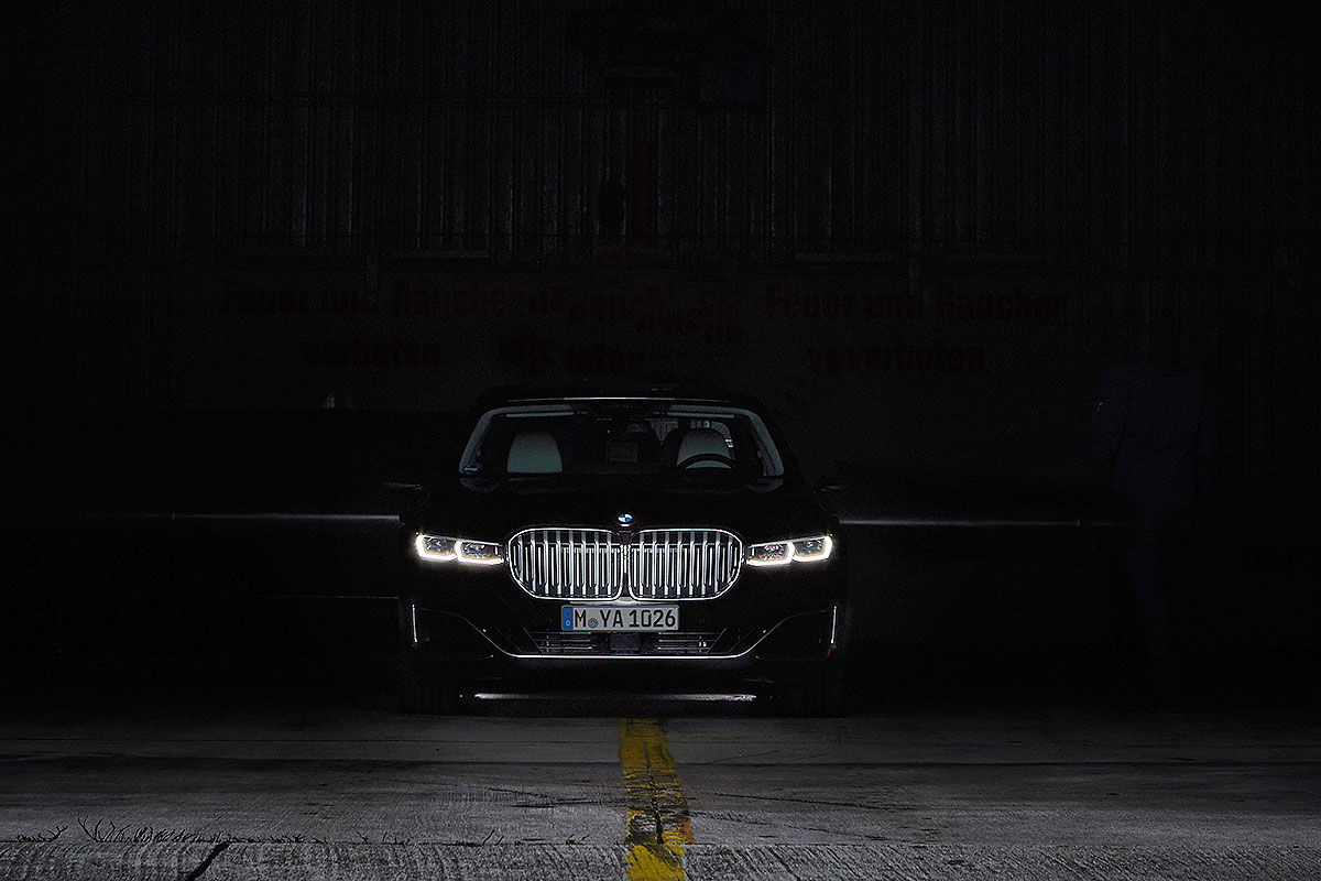 BMW 7er (G11, G12, 2019): Niere und Logo gößer, V8 neu
