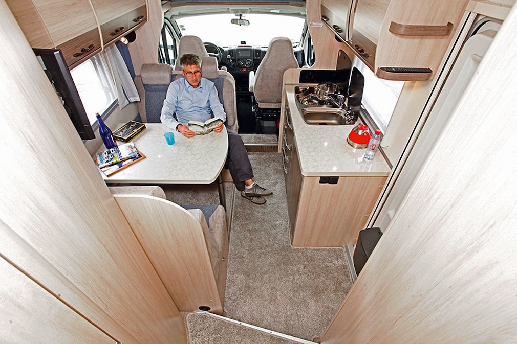 Vier Alkoven im Wohnmobil-Test