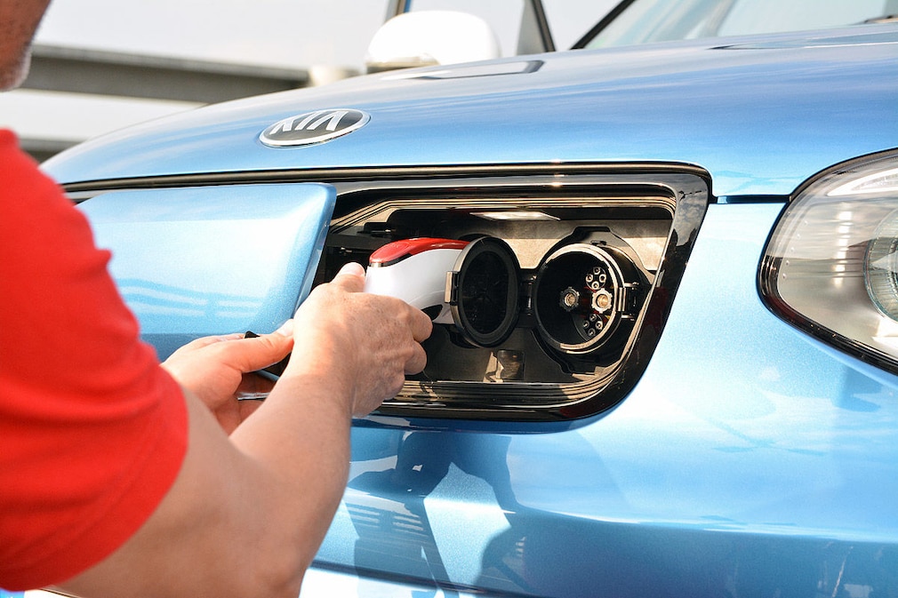 Die günstigsten E- und Hybridautos in Deutschland