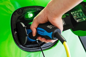 Die günstigsten E- und Hybridautos in Deutschland