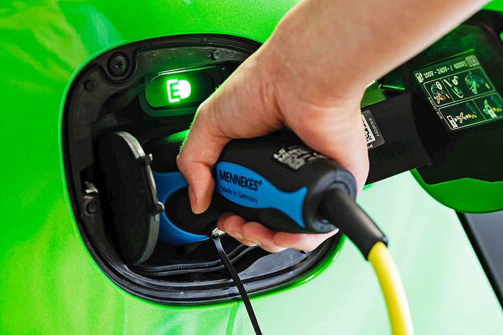 Die günstigsten E- und Hybridautos in Deutschland