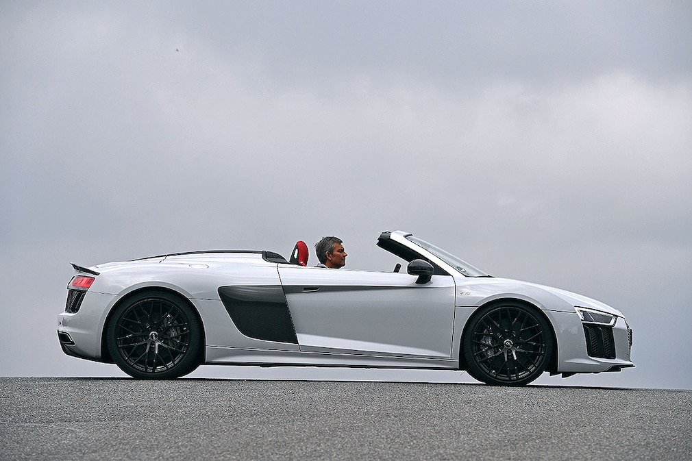 Audi R8 Spyder V10 plus