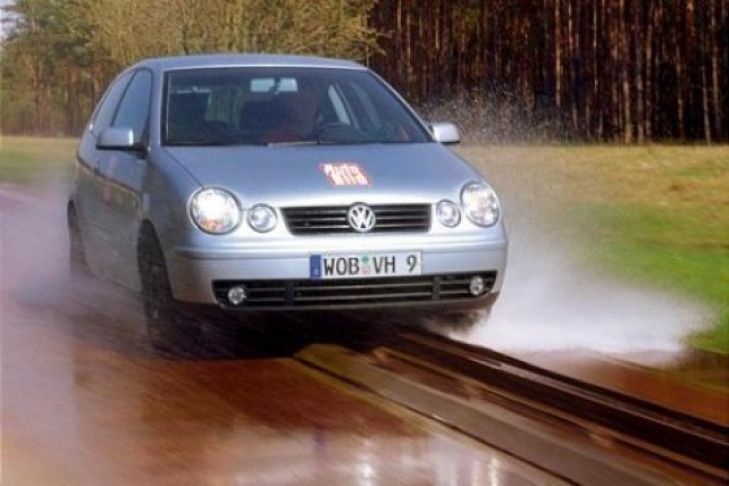 Zehn Winterreifen der Dimension 185/60 R 14 T im Test
