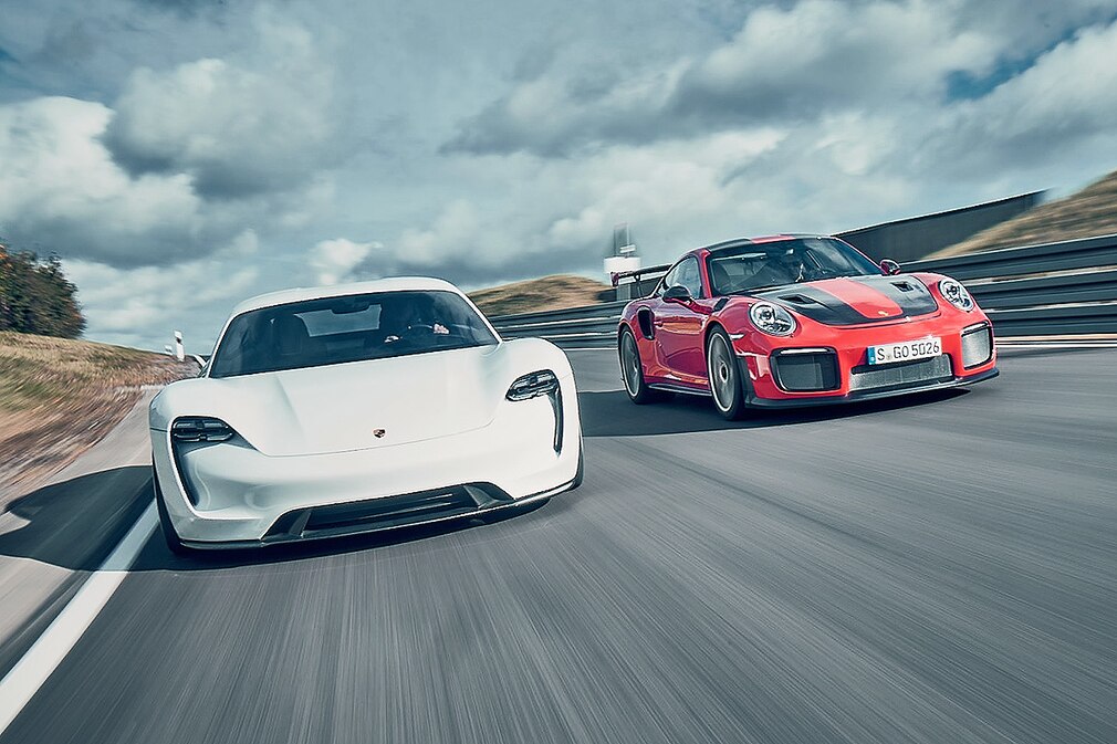 Porsche 911 GT2 RS Porsche Mission E