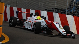 Formel 3: Günther gewinnt