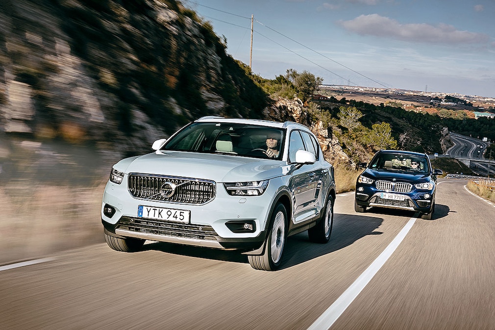 Volvo XC40 D4 AWD          BMW X1 xDrive20d Steptronic