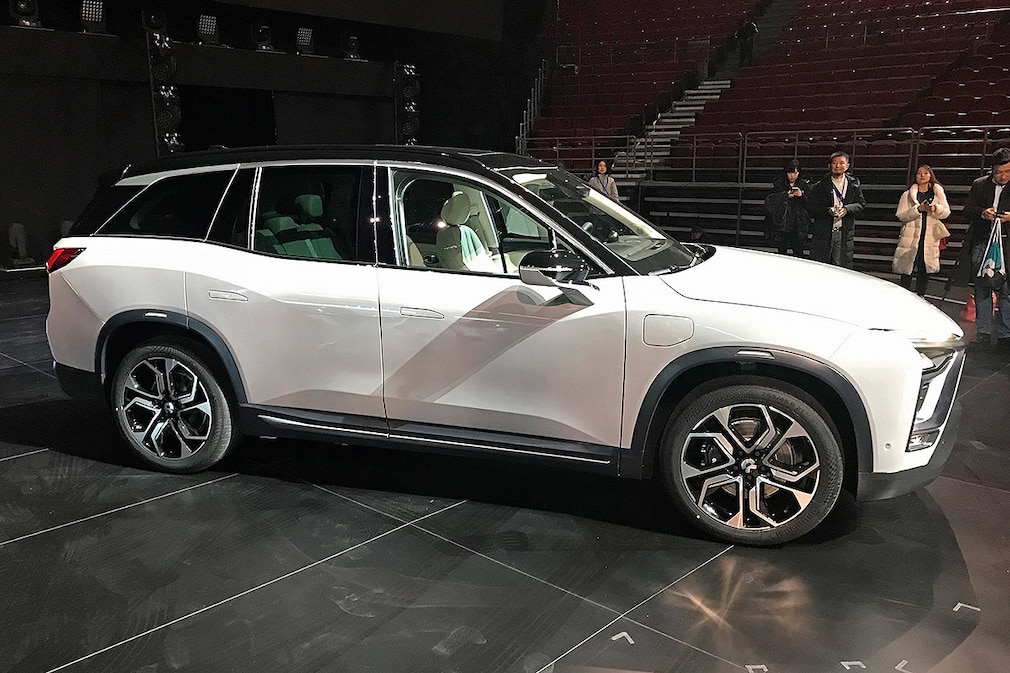 Nio ES8