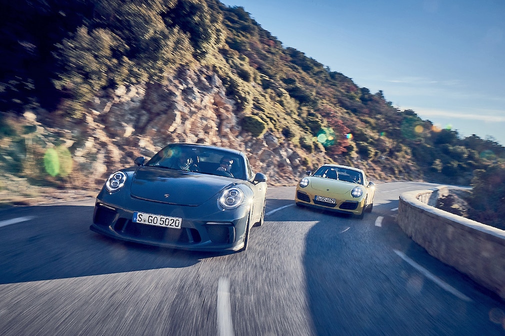 Porsche 911 GT3 Touring Porsche 911 T