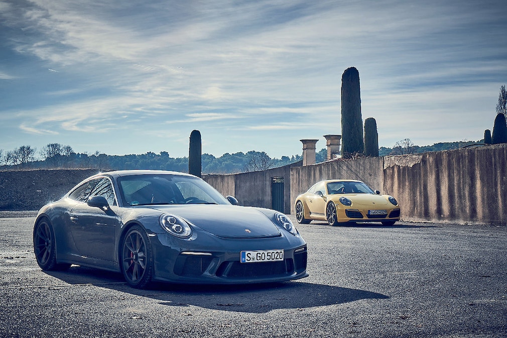 Porsche 911 GT3 Touring Porsche 911 T