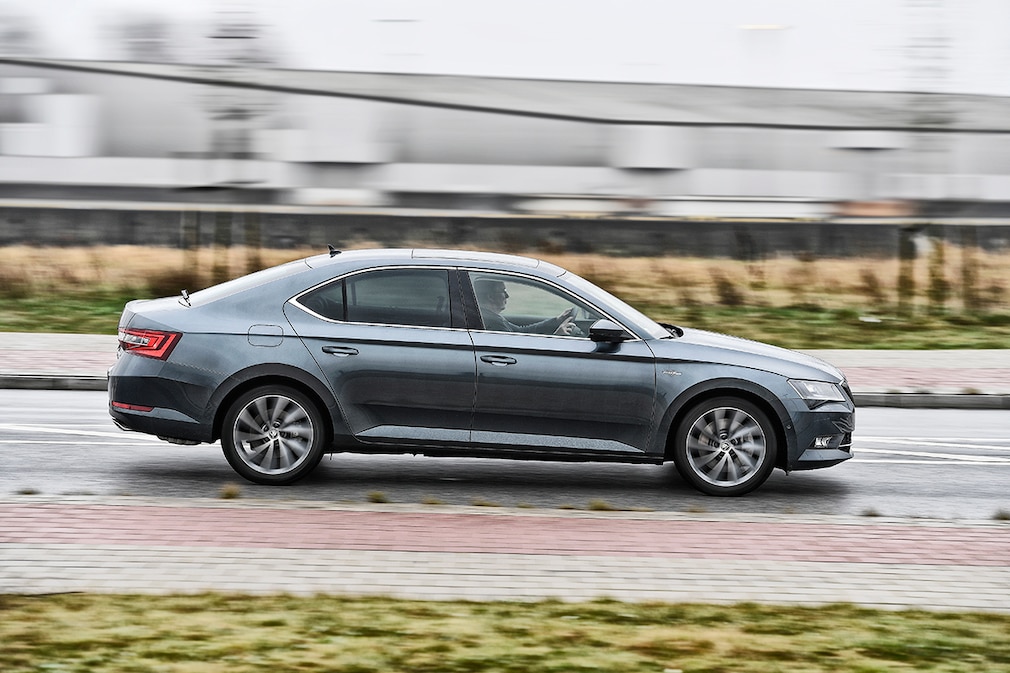 Vergleich VW Arteon Skoda Superb