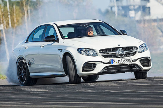 Sieben Autos im Driftvergleich