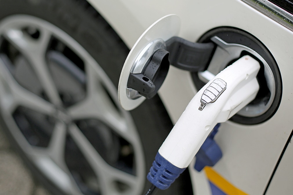 Elektroauto mit Stecker