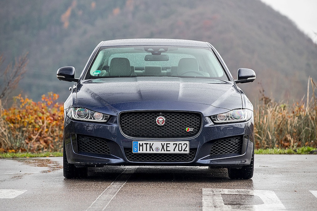 Jaguar XE S