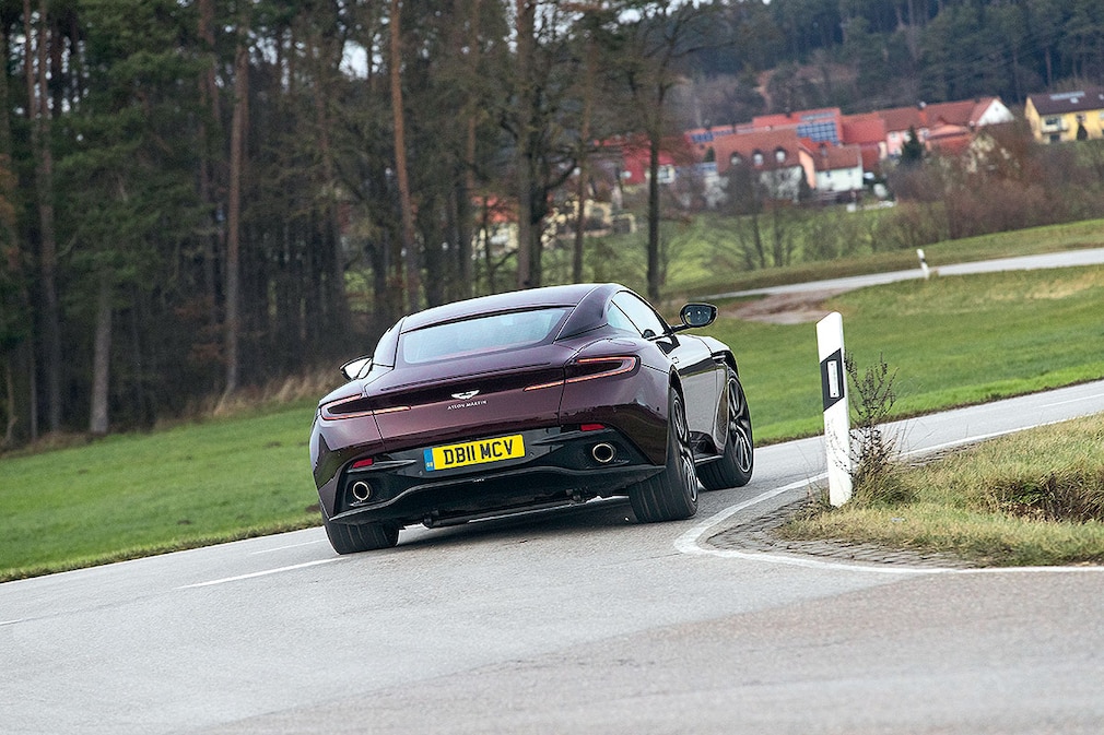 Aston Martin DB11 V8