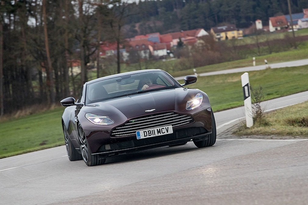 Aston Martin DB11 V8