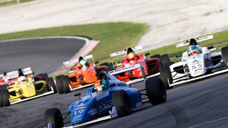 Formel 4: Beinah-Mega-Crash