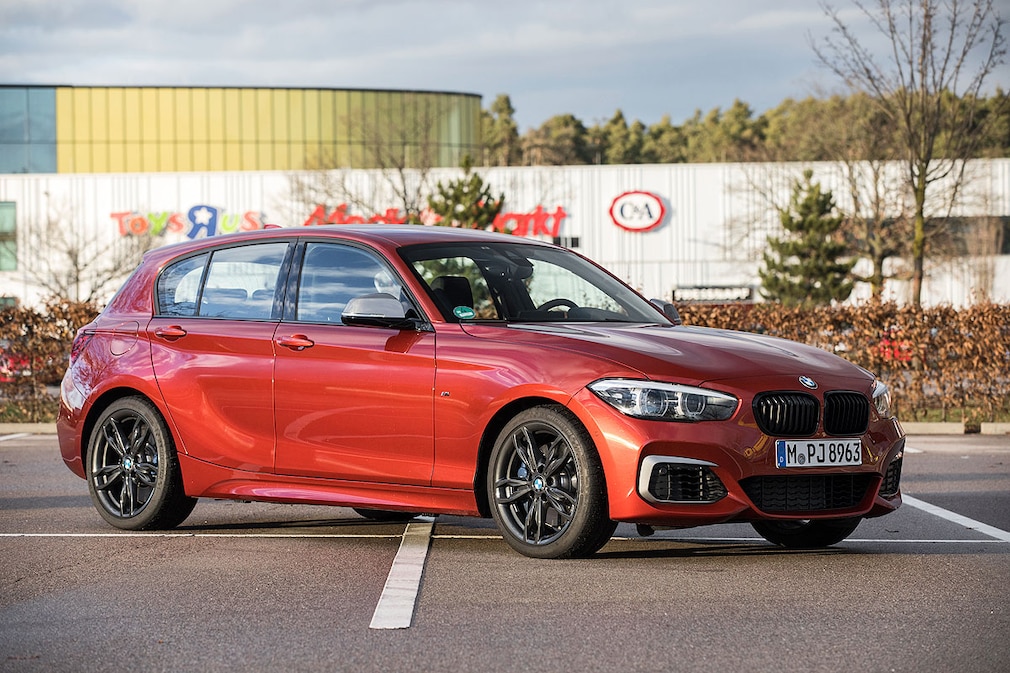 BMW M140i