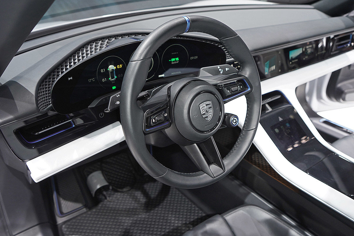 Porsche Mission E Cross Turismo (2018): Bilder, PS