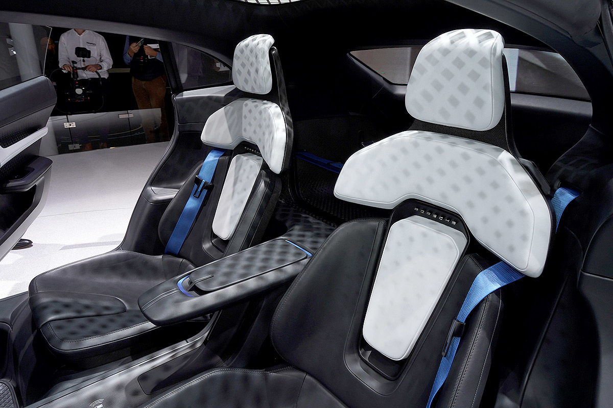 Porsche Mission E Cross Turismo (2018): Bilder, PS