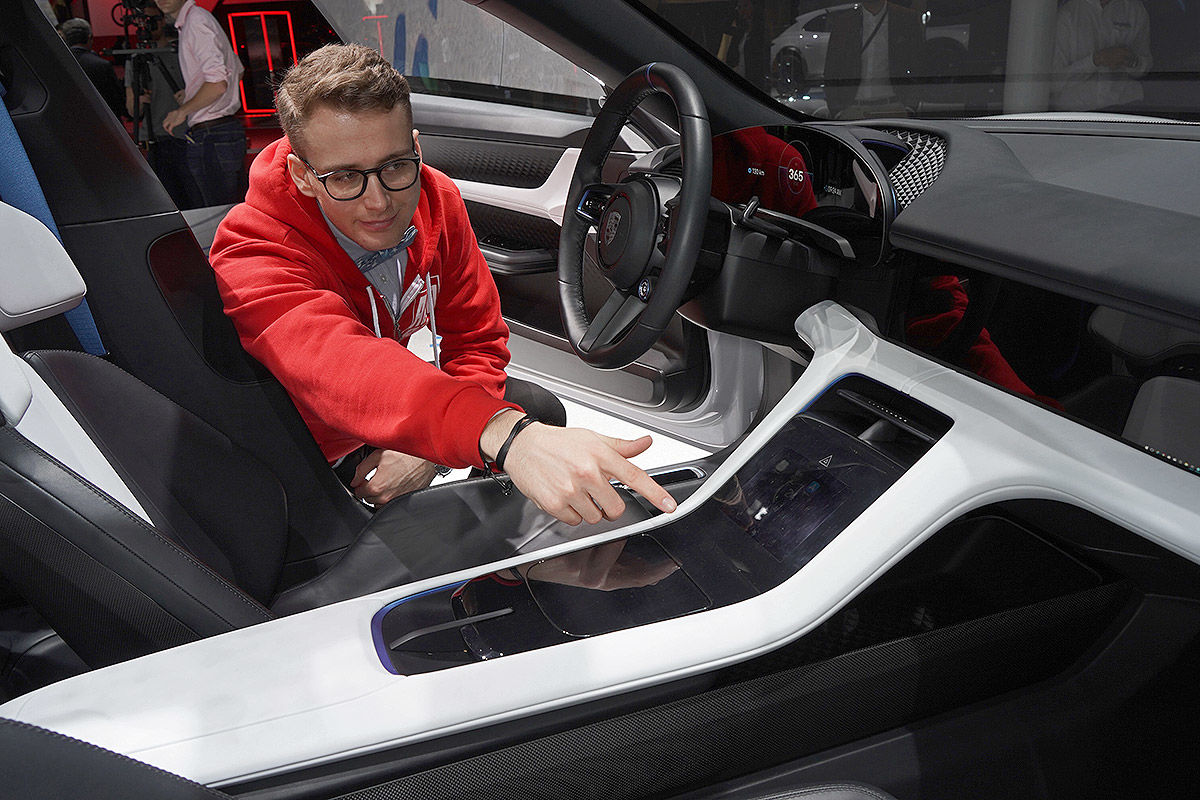 Porsche Mission E Cross Turismo (2018): Bilder, PS