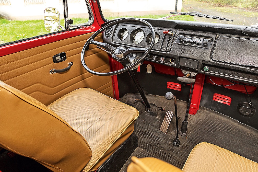 VW Bus T2a Westfalia