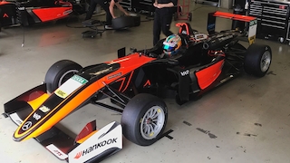 Formel 3: Flörsch testet