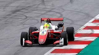 Formel 3: Flörsch testet