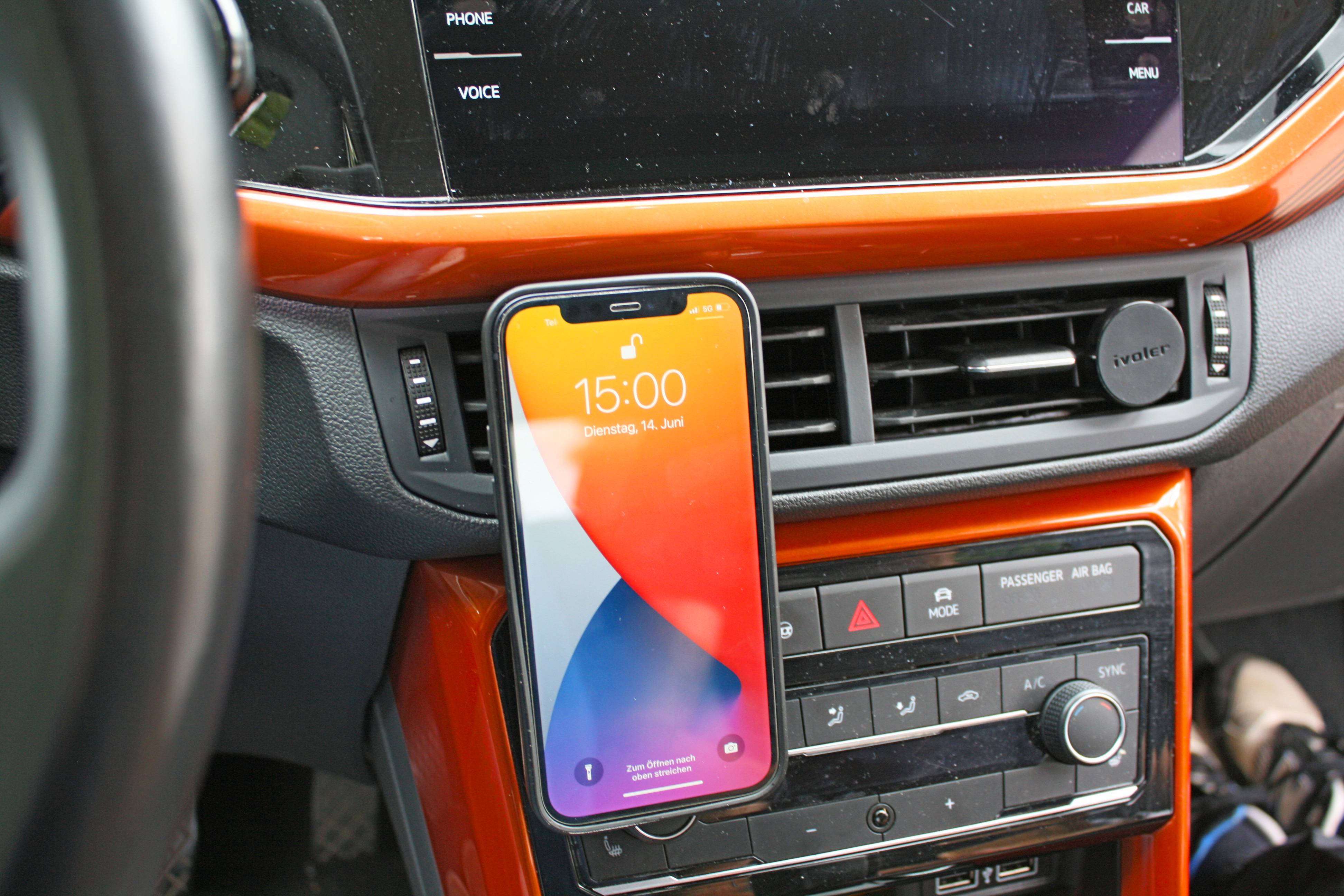 iMoshion Handyhalterung für das Auto – Verstellbar – Universell – Carbon –  Lüftungsgitter – Schwarz