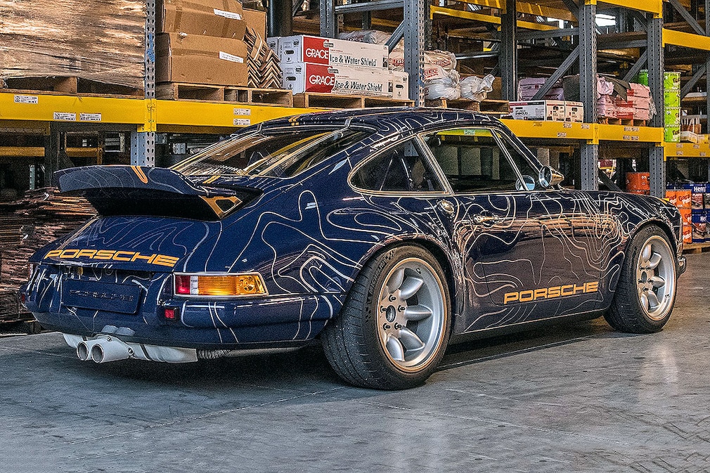Singer 911 Canyon-Carving Artwork