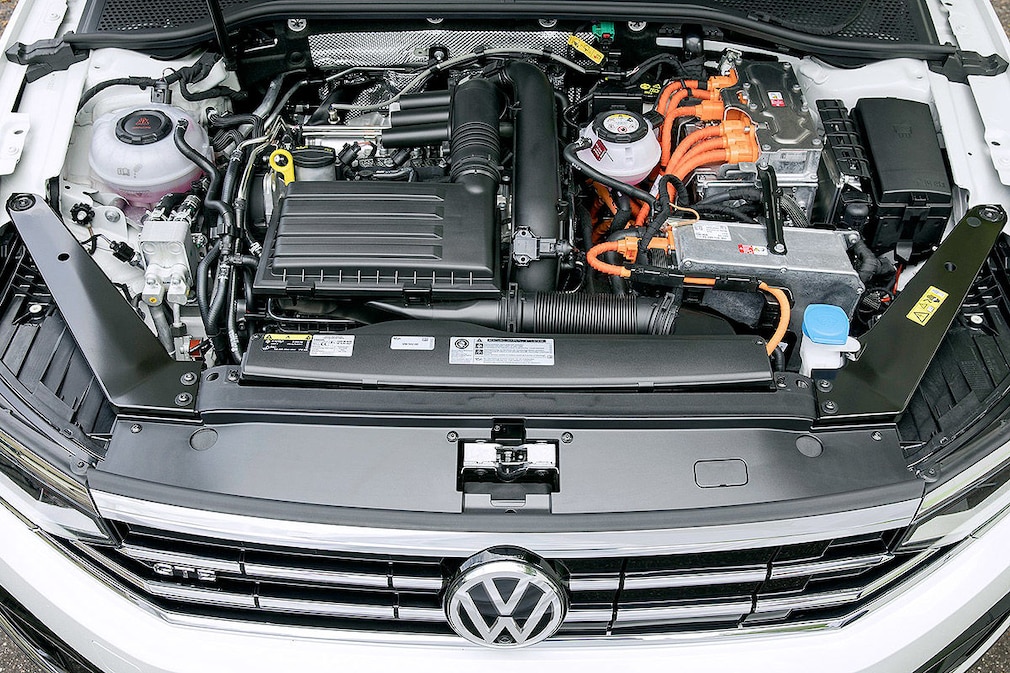 VW Passat Variant GTE