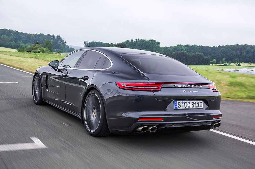 Porsche Panamera 4S