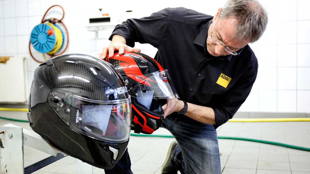 ADAC Motorradhelm-Test
