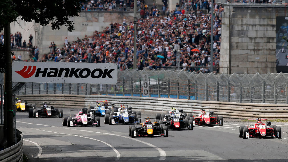Formel 3: Flörsch testet
