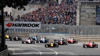Formel 3: Flörsch testet