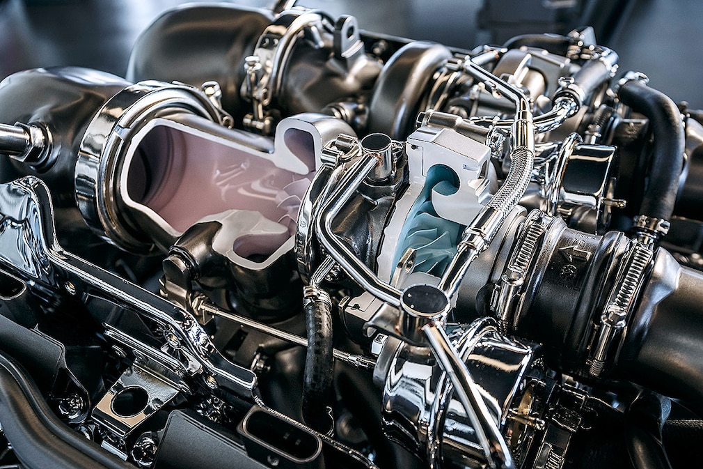 AMG 4.0 Liter V8 Biturbomotor