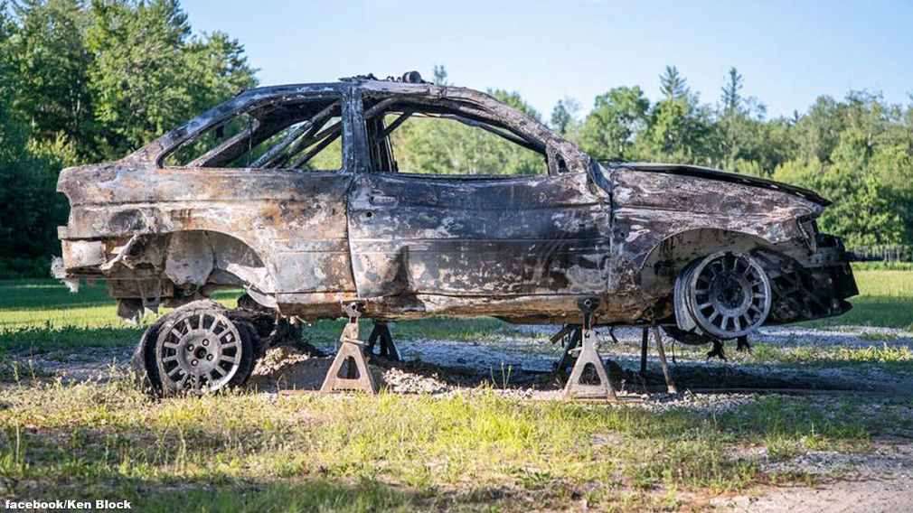 Super-Ford komplett ausgebrannt
