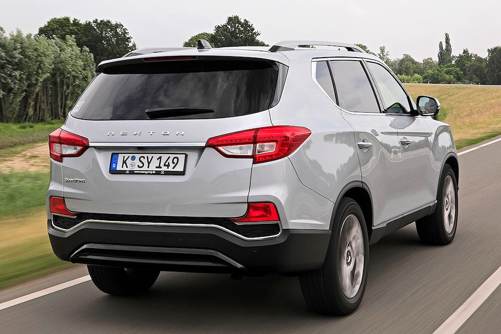 SsangYong Rexton e-XDI 220 4WD AT