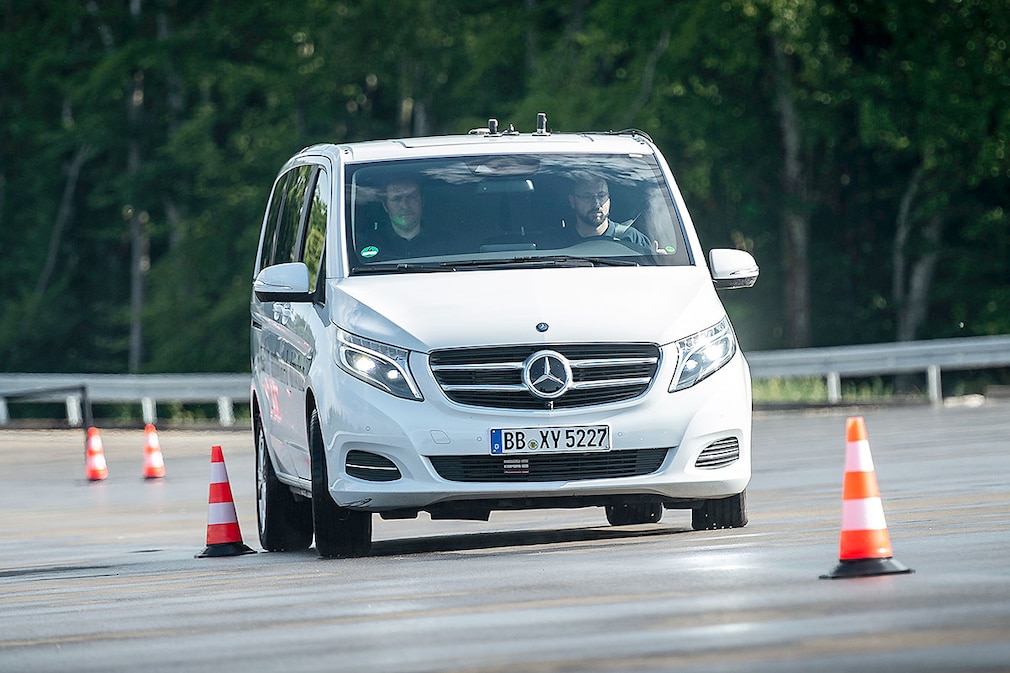 Mercedes-Benz TecDay Urban automated driving