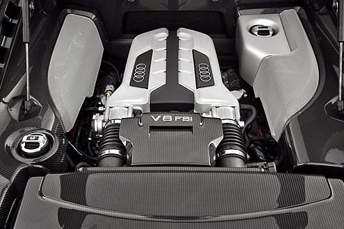 Quell der Freunde: Hinter den Insassen brüllt ein V8 mit 420 PS.