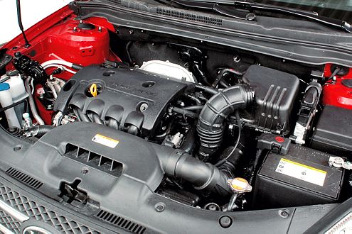 Der Vierzylinder bringt die 1300 Kilogramm des cee'd in unter zwölf Sekunden auf Tempo 100. Respekt!