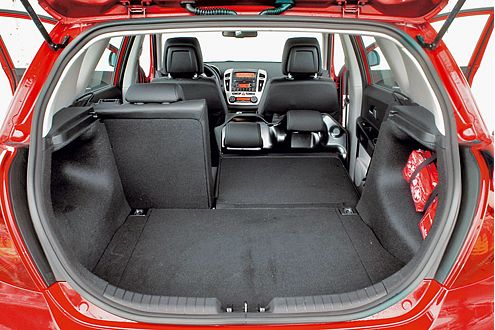 Schelte für Kia: 430 Kilo Zuladung sind in dieser Klasse beschämend.