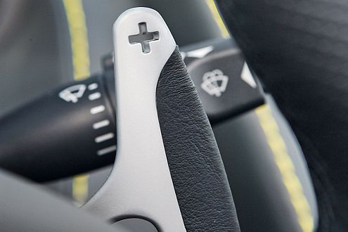 Der Vantage Roadster wird bevorzugt am Lenkrad geschaltet.