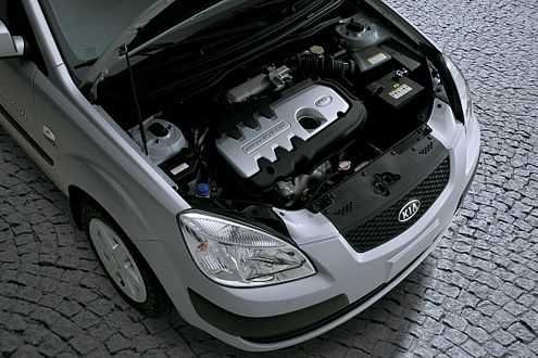 Kraft der zwei Herzen: Im Rio Hybrid arbeiten Benziner und Elektromotor.