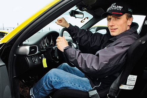 Christian Menzel, 2005 Porsche Cup Sieger, ist Mitglied der Jury und Fahrdynamik-Trainer.