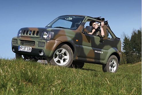Gut getarnt: Die militärisch gestylte Version "Camouflage" des Jimny.